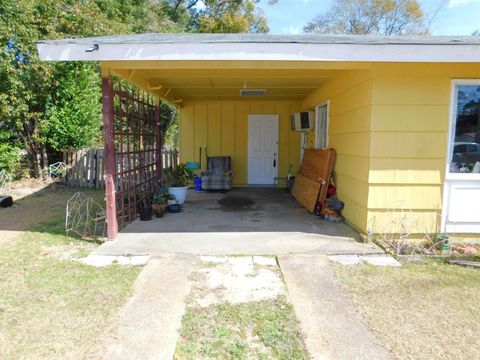 Tiny photo for 761 S Madison Street, Quincy, FL 32351 (MLS # 399273)