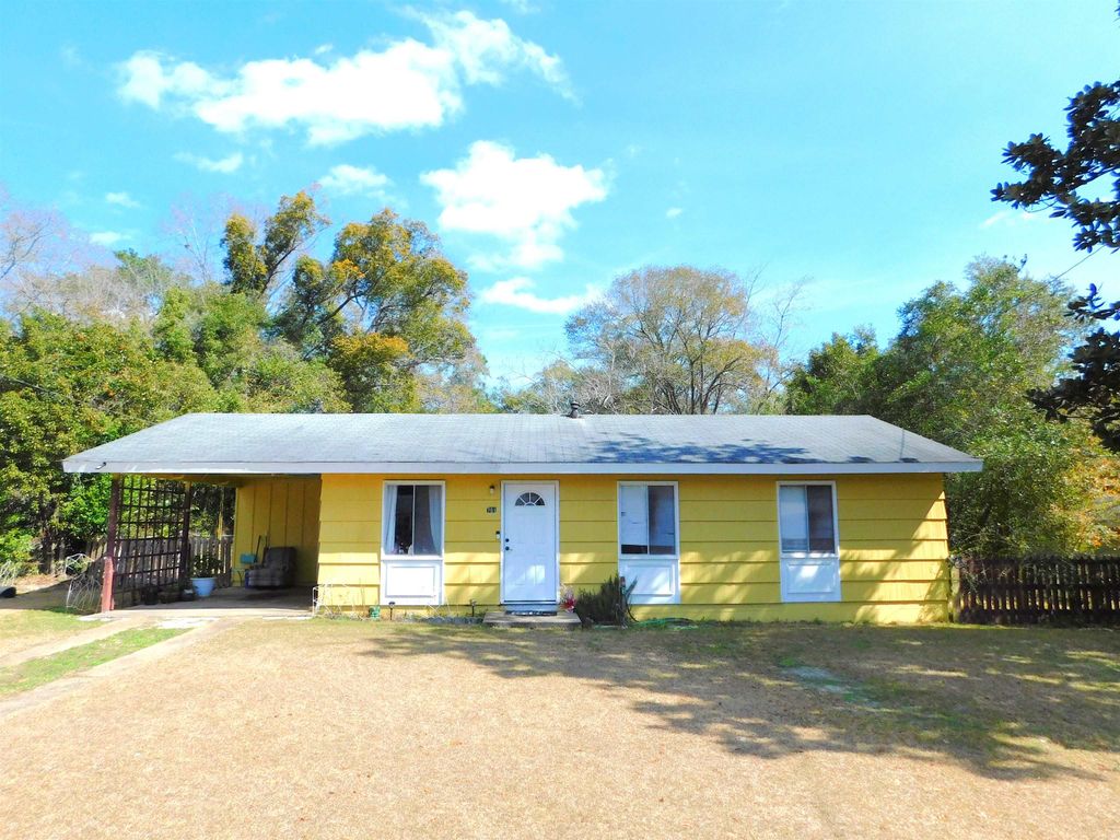 Photo of 761 S Madison Street, Quincy, FL 32351 (MLS # 399273)