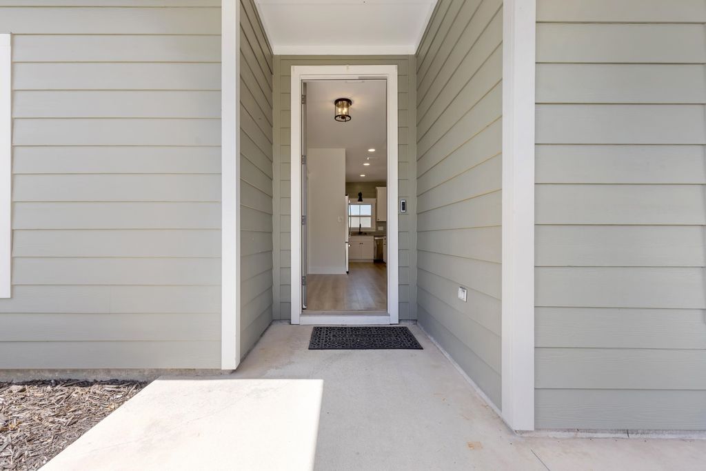 Photo of 44 Stillmont Drive, Crawfordville, FL 32327 (MLS # 398366)