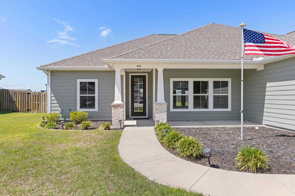 Photo of 44 Stillmont Drive, Crawfordville, FL 32327 (MLS # 398366)
