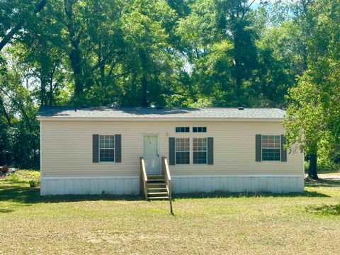 Photo of 55 Jared Street, Crawfordville, FL 32327 (MLS # 398551)