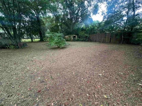 Tiny photo for 821 BRIANDAV Street, Tallahassee, FL 32305 (MLS # 390801)