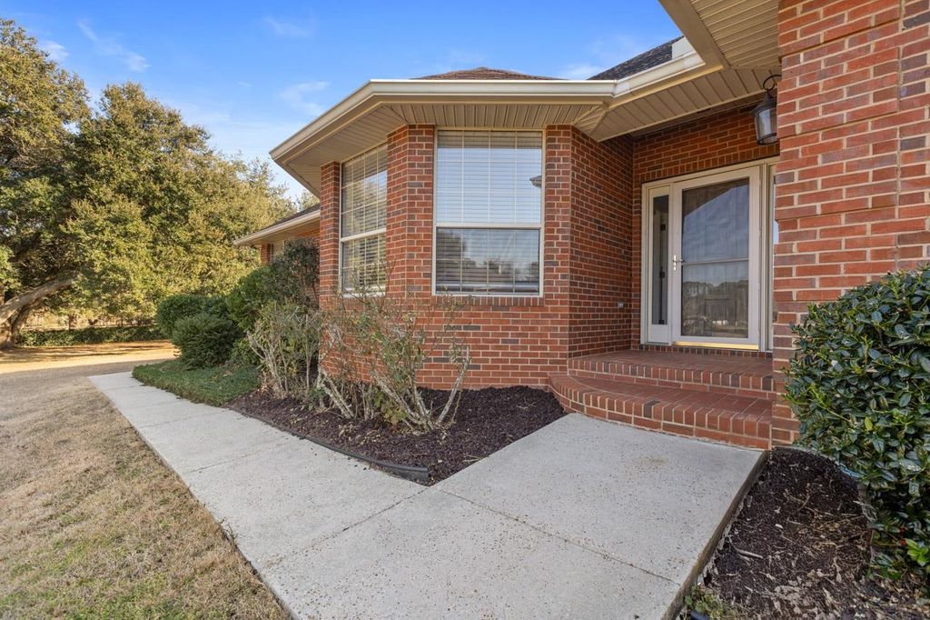 Photo of 9249 Oakfair Drive, Tallahassee, FL 32317 (MLS # 396376)