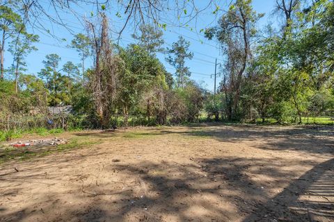 Tiny photo for 1674 sharkey St, Tallahassee, FL 32304 (MLS # 360435)