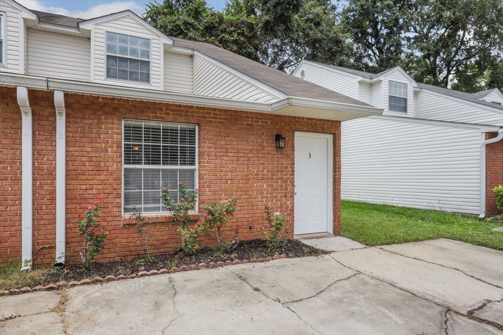 Photo of 1362 Castelnau Court #3-C, Tallahassee, FL 32301 (MLS # 391490)