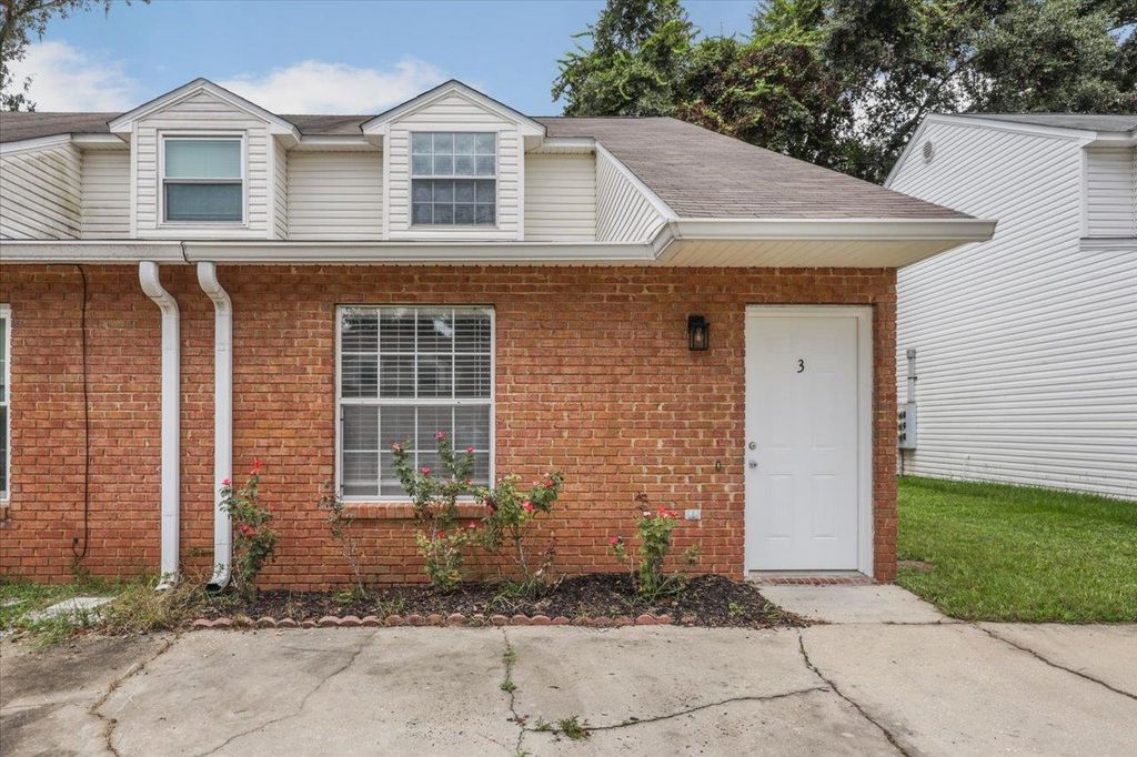 Photo of 1362 Castelnau Court #3-C, Tallahassee, FL 32301 (MLS # 391490)