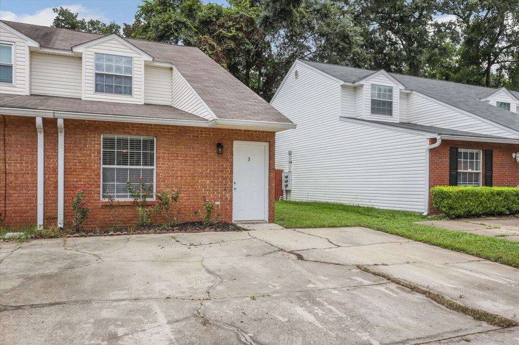 Photo of 1362 Castelnau Court #3-C, Tallahassee, FL 32301 (MLS # 391490)