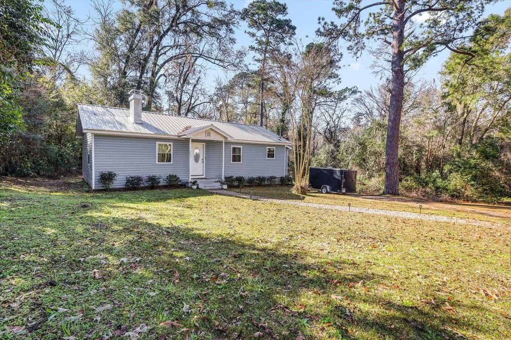 Photo of 1111 S Magnolia Drive, Quincy, FL 32351 (MLS # 395367)