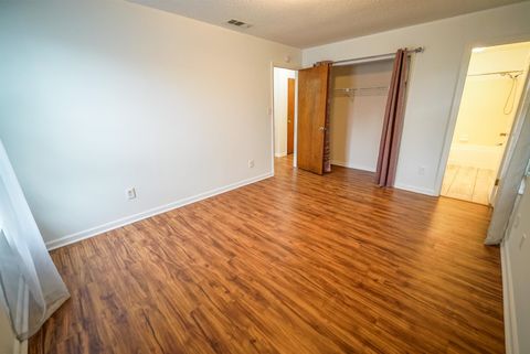 Tiny photo for 910 NW Alliegood Court, Tallahassee, FL 32303 (MLS # 393135)