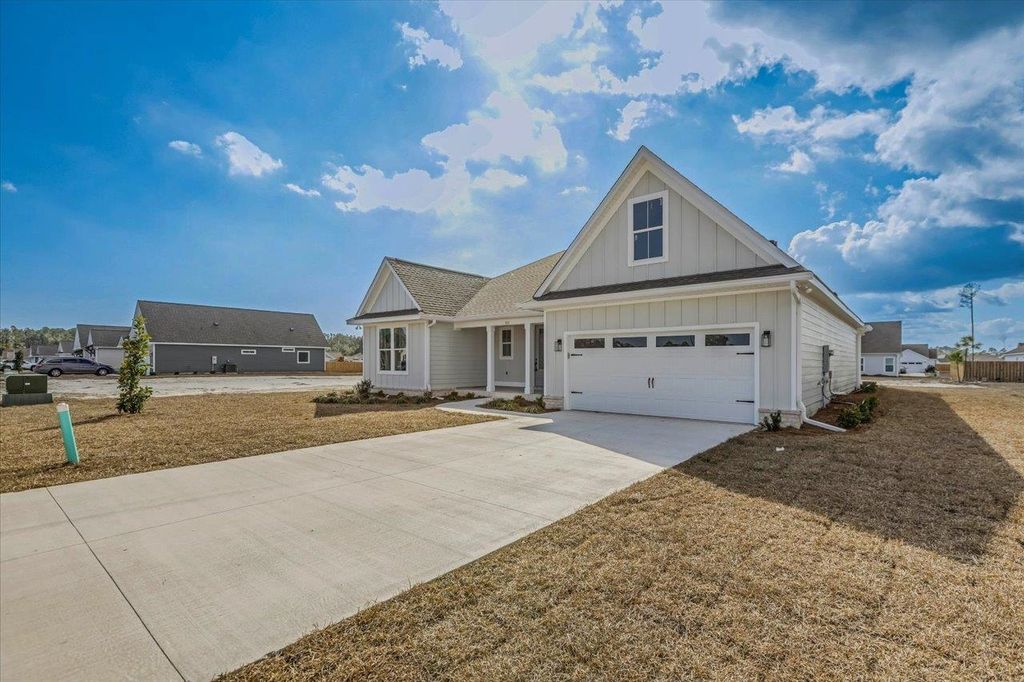 Photo of 43 Windsor Way, Crawfordville, FL 32327 (MLS # 398370)