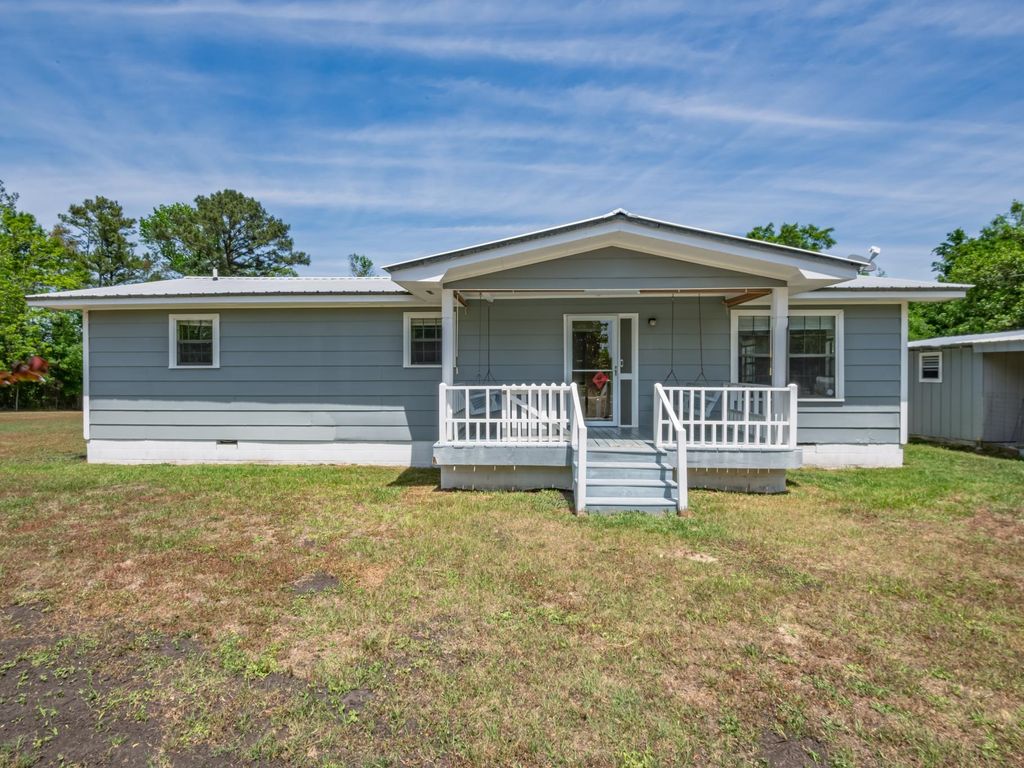 Photo of 2097 Sycamore Road, Quincy, FL 32351 (MLS # 398552)