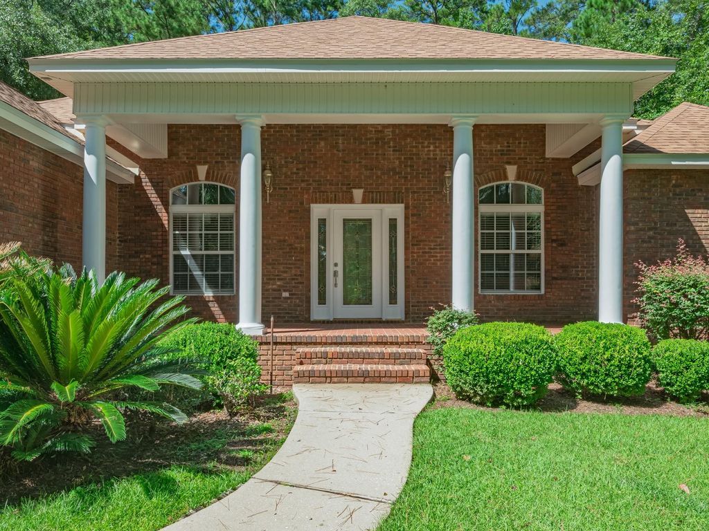 Photo of 3219 Horseshoe Trail, Tallahassee, FL 32312 (MLS # 388794)