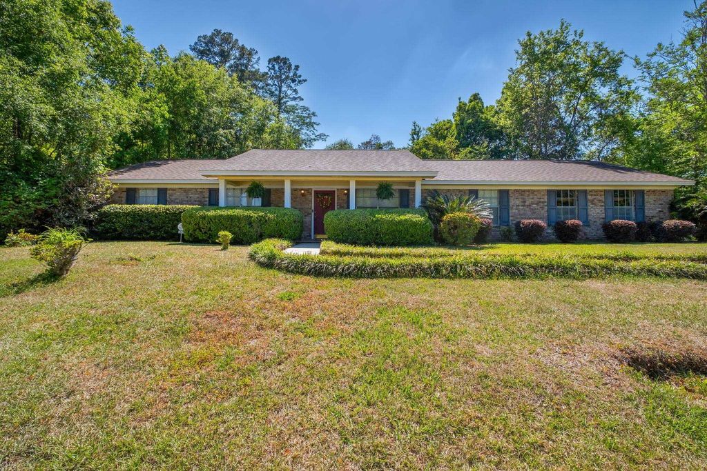 Photo of 3025 Stillwood Court, Tallahassee, FL 32308 (MLS # 398860)