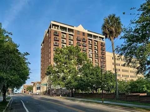 Photo of 215 W College Avenue #604, Tallahassee, FL 32301 (MLS # 399146)