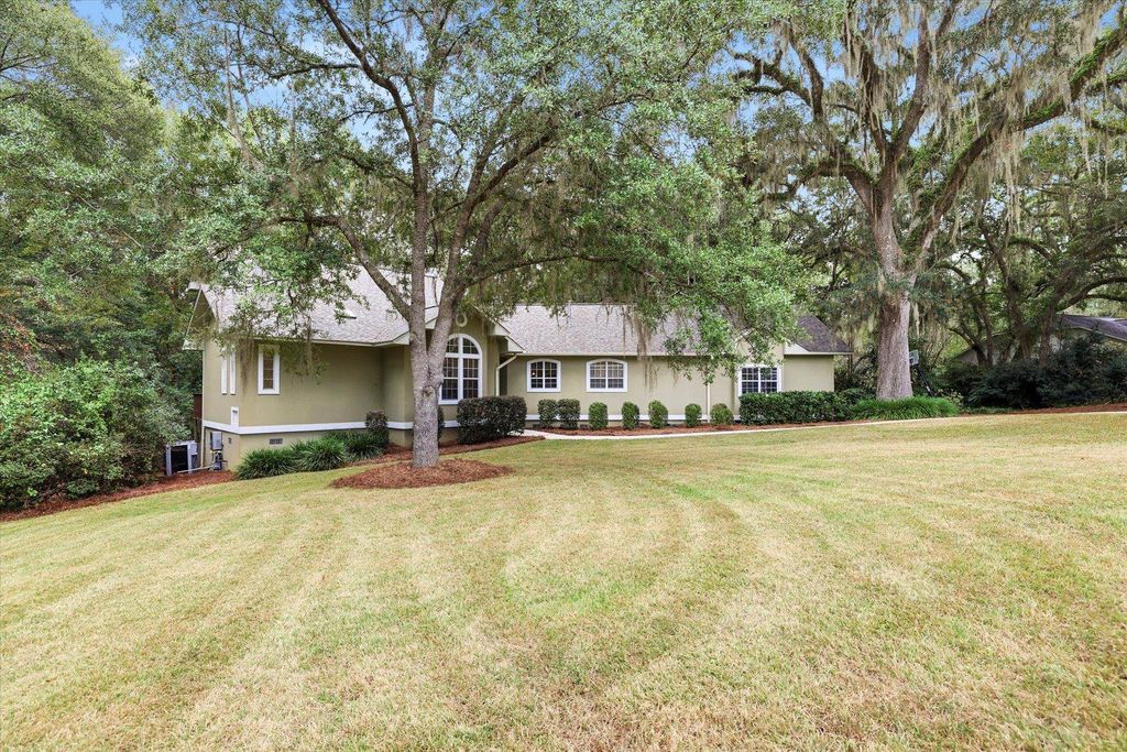 Photo of 371 Milestone Drive, Tallahassee, FL 32312 (MLS # 392675)