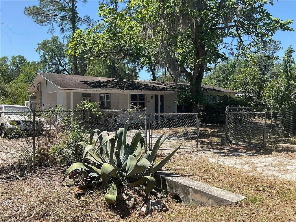 Photo of 1341 SE 24th Avenue, Gainesville, FL 32641 (MLS # 399663)