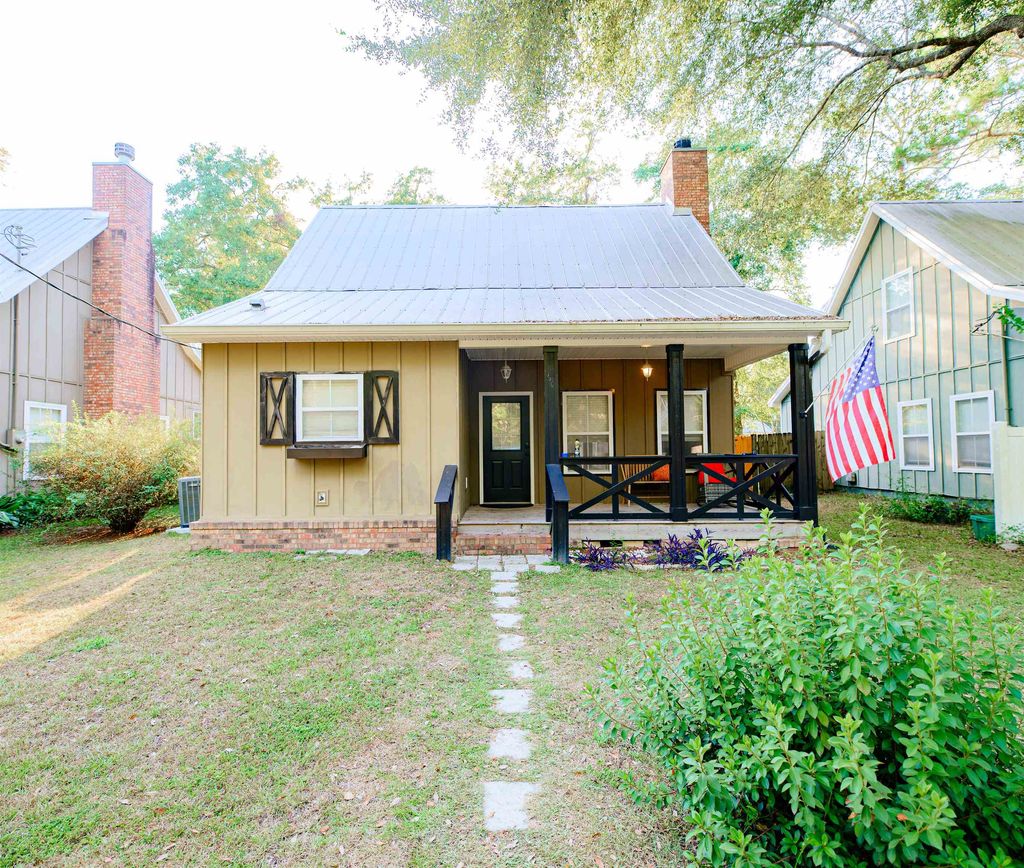 Photo of 60 John David Drive, Crawfordville, FL 32327 (MLS # 391483)