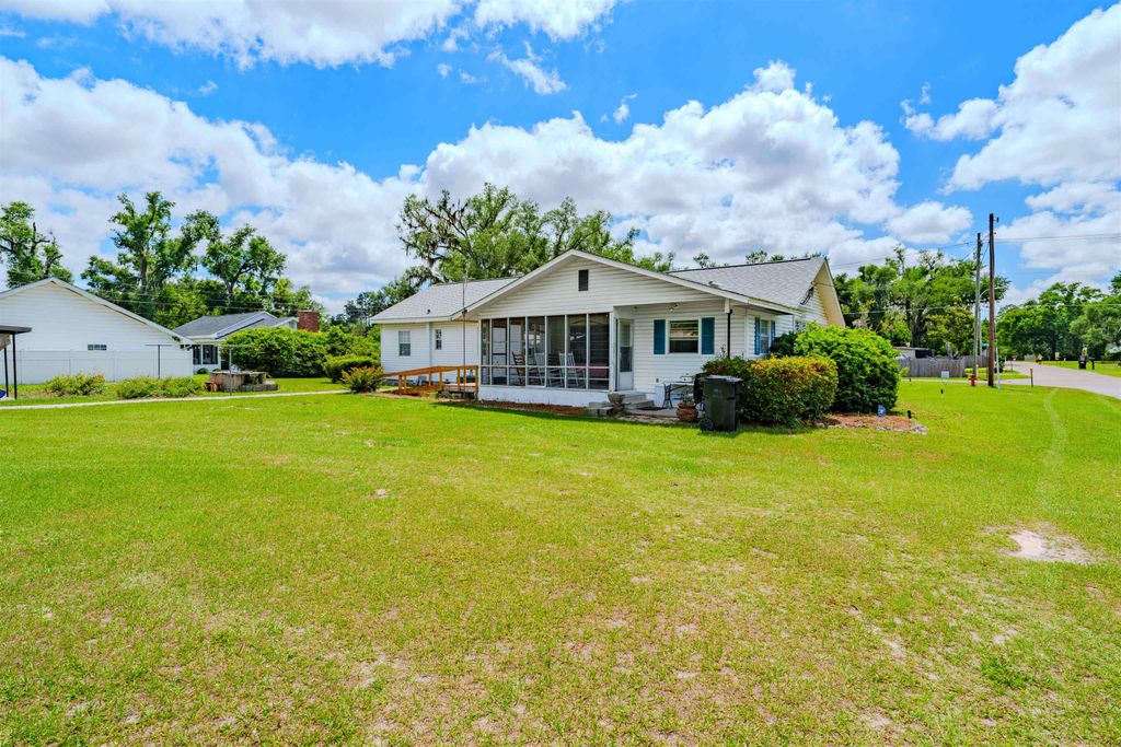 Photo of 512 Wilder St ST, Perry, FL 32347 (MLS # 400112)