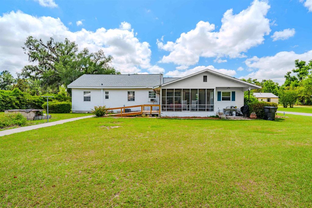 Photo of 512 Wilder St ST, Perry, FL 32347 (MLS # 400112)