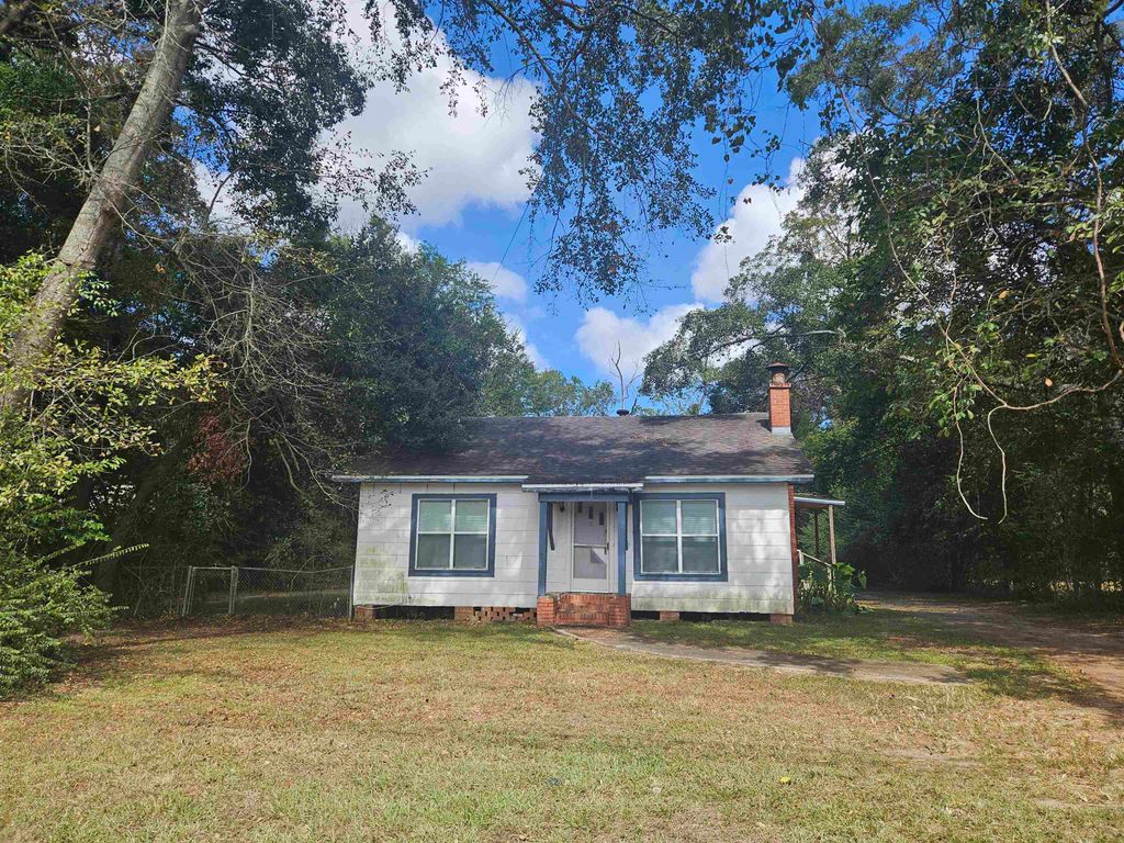 Photo of 2772 W Tharpe Street, Tallahassee, FL 32303 (MLS # 391928)