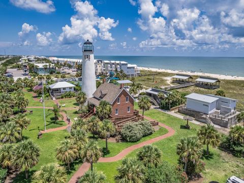 Tiny photo for 865 E Pine Avenue, St George Islan, FL 32328 (MLS # 398073)