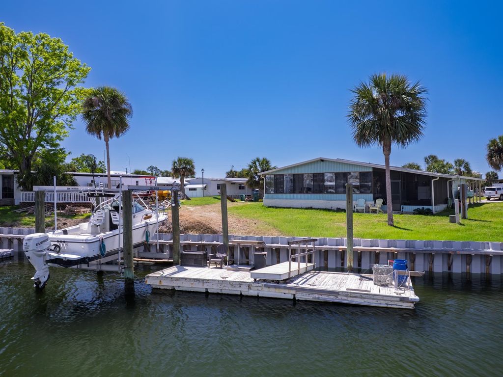 Photo of 62 JANET Drive, Crawfordville, FL 32327 (MLS # 398858)