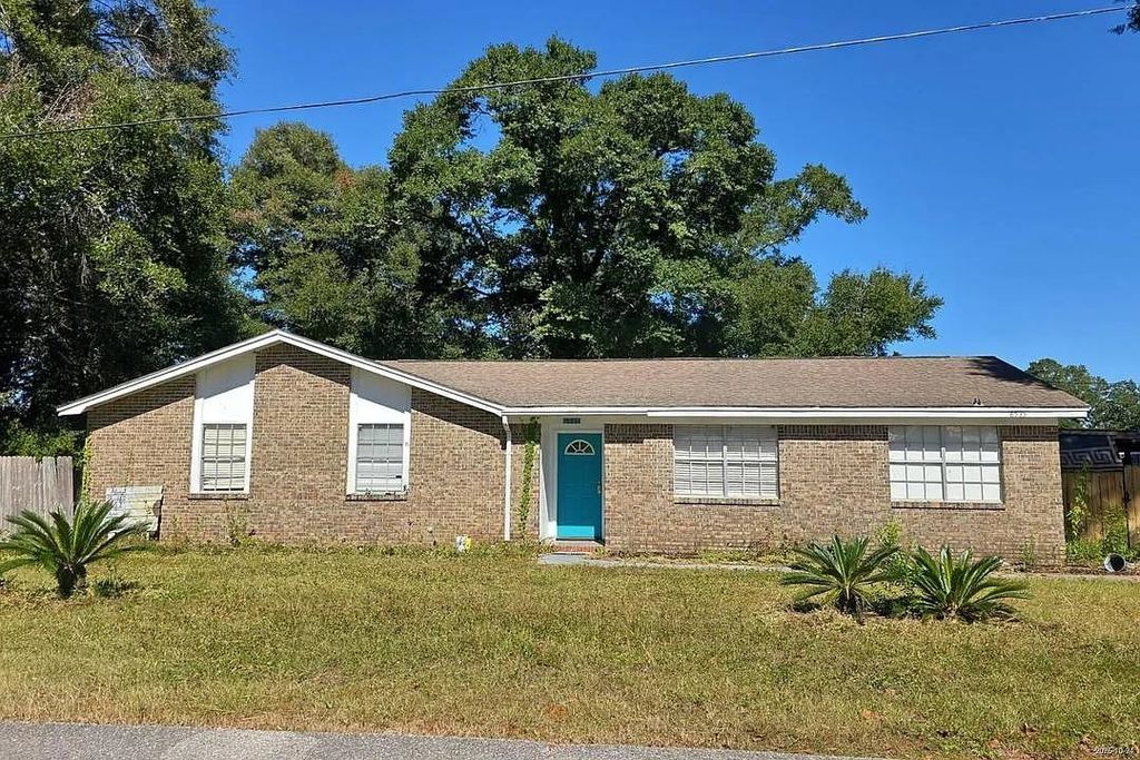 Photo of 6535 Kennington Circle, Other Florida, FL 32570 (MLS # 393558)