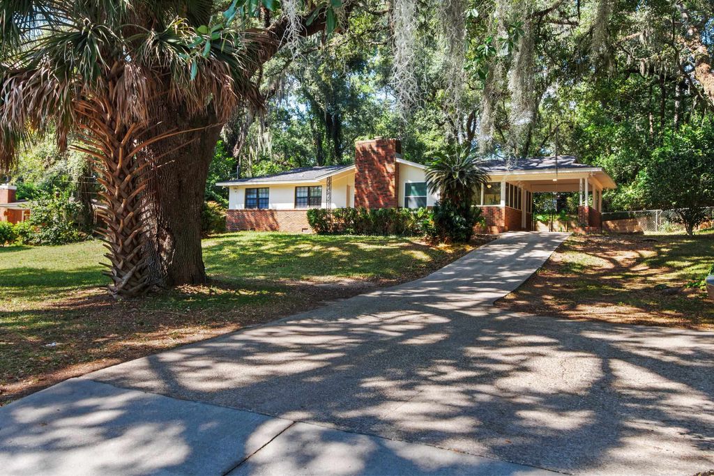 Photo of 1506 W Tharpe Street, Tallahassee, FL 32303 (MLS # 391171)