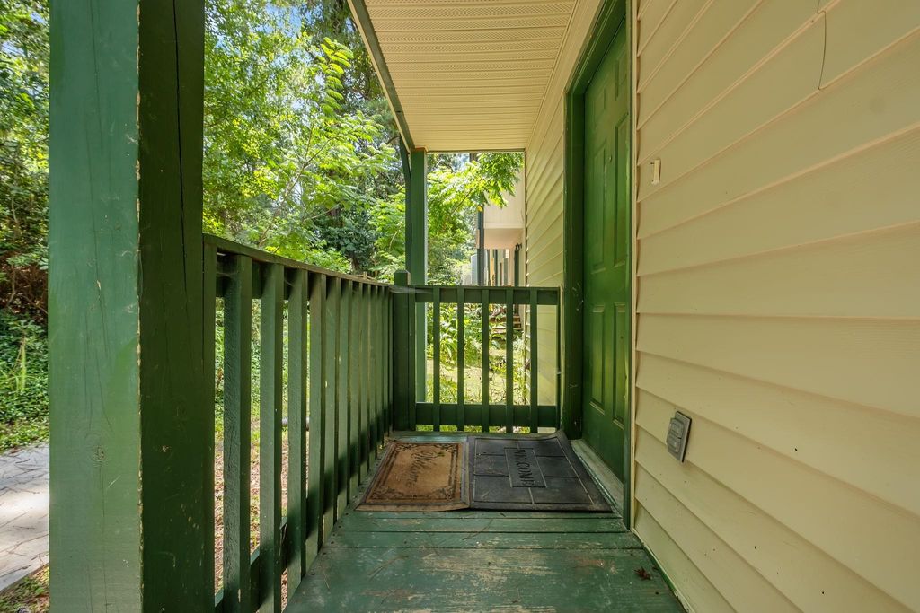Photo of 1208 Cross Creek Way #1, Tallahassee, FL 32301 (MLS # 399253)
