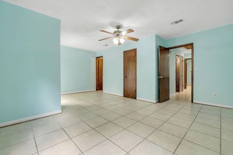 Tiny photo for 1208 Cross Creek Way #1, Tallahassee, FL 32301 (MLS # 399253)