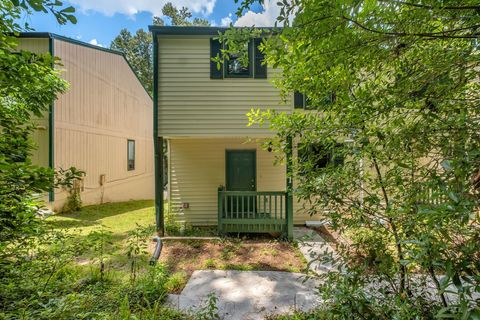 Photo of 1208 Cross Creek Way #1, Tallahassee, FL 32301 (MLS # 399253)
