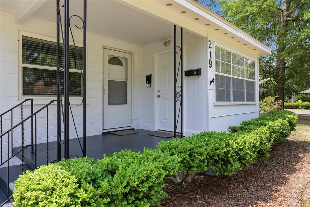 Photo of 219 W 7Th -2 Avenue #2, Tallahassee, FL 32303 (MLS # 398749)