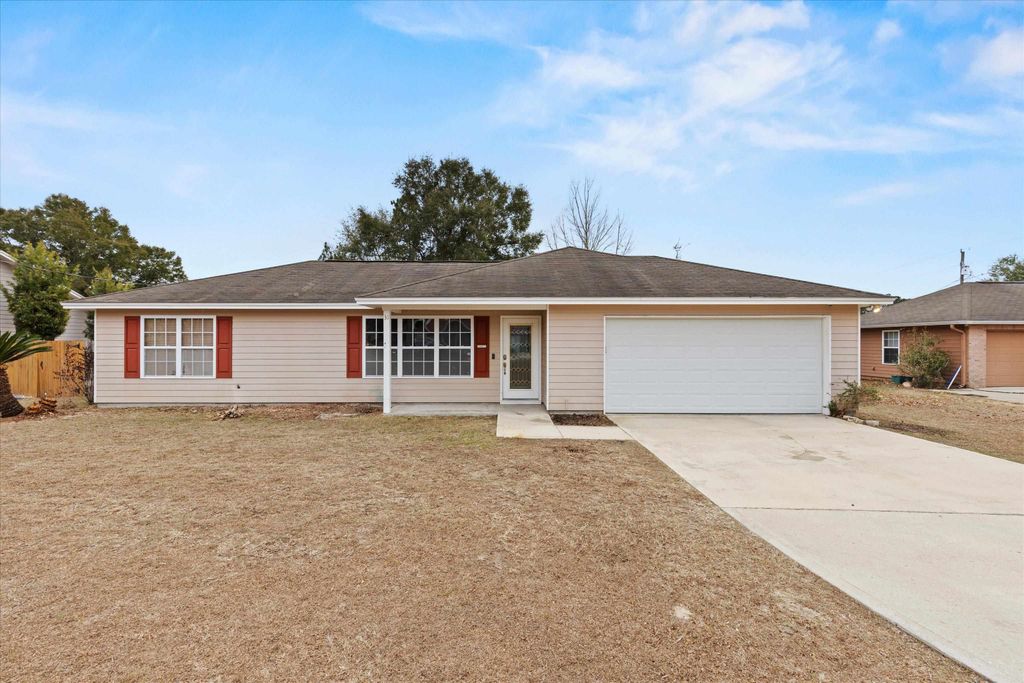 Photo of 31 Stevens Drive, Midway, FL 32343 (MLS # 395306)