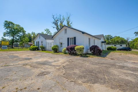 Tiny photo for 405 E JEFFERSON Street, Quincy, FL 32351 (MLS # 398999)