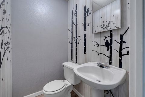 Tiny photo for 405 E JEFFERSON Street, Quincy, FL 32351 (MLS # 398999)