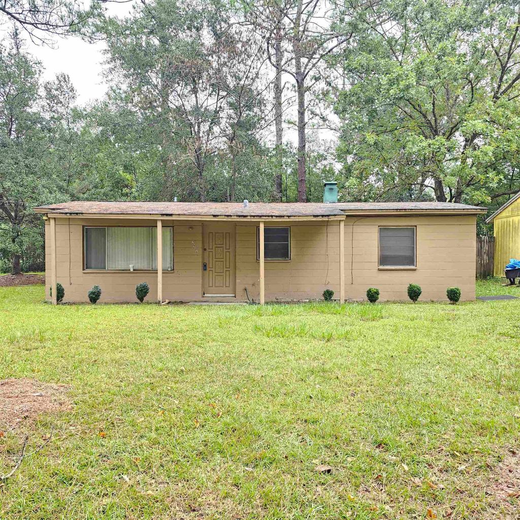 Photo of 2918 Regent Drive, Tallahassee, FL 32304 (MLS # 394638)