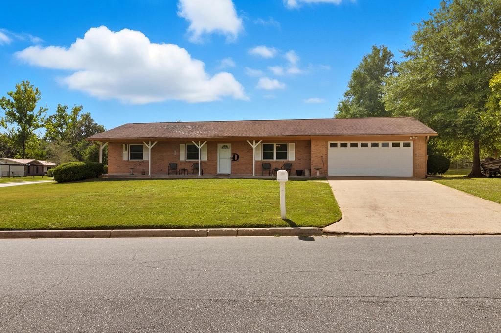 Photo of 2101 Portsmouth Circle, Tallahassee, FL 32311 (MLS # 391947)