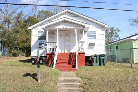 Tiny photo for 824 Golden Street #A & B, Tallahassee, FL 32304 (MLS # 397927)