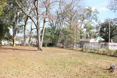 Tiny photo for 824 Golden Street #A & B, Tallahassee, FL 32304 (MLS # 397927)