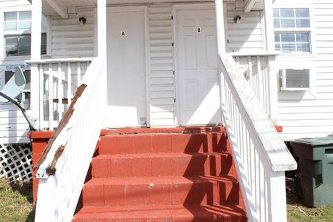 Tiny photo for 824 Golden Street #A & B, Tallahassee, FL 32304 (MLS # 397927)