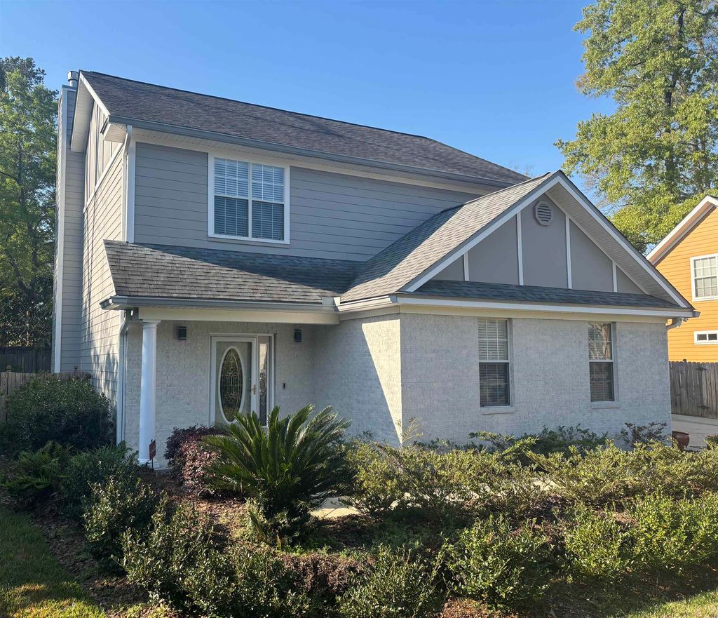 Photo of 2035 Windsor Oaks Court, Tallahassee, FL 32308 (MLS # 397522)