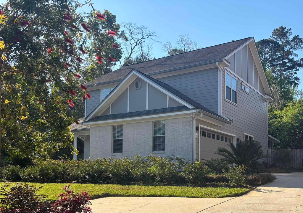 Photo of 2035 Windsor Oaks Court, Tallahassee, FL 32308 (MLS # 397522)