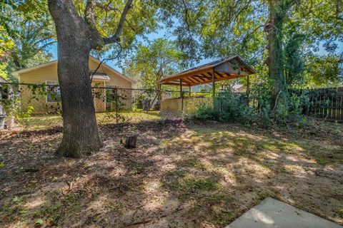 Tiny photo for 2133 Flipper Street, Tallahassee, FL 32310 (MLS # 391852)