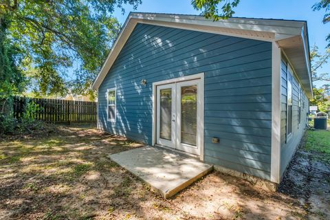 Tiny photo for 2133 Flipper Street, Tallahassee, FL 32310 (MLS # 391852)