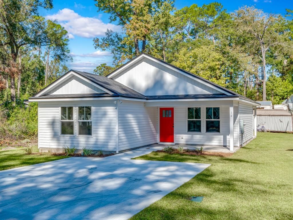 Photo of 27 Broken Bow Trail, Crawfordville, FL 32327 (MLS # 392283)