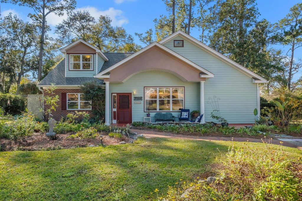 Photo of 1003 Maple Drive, Tallahassee, FL 32301 (MLS # 394648)