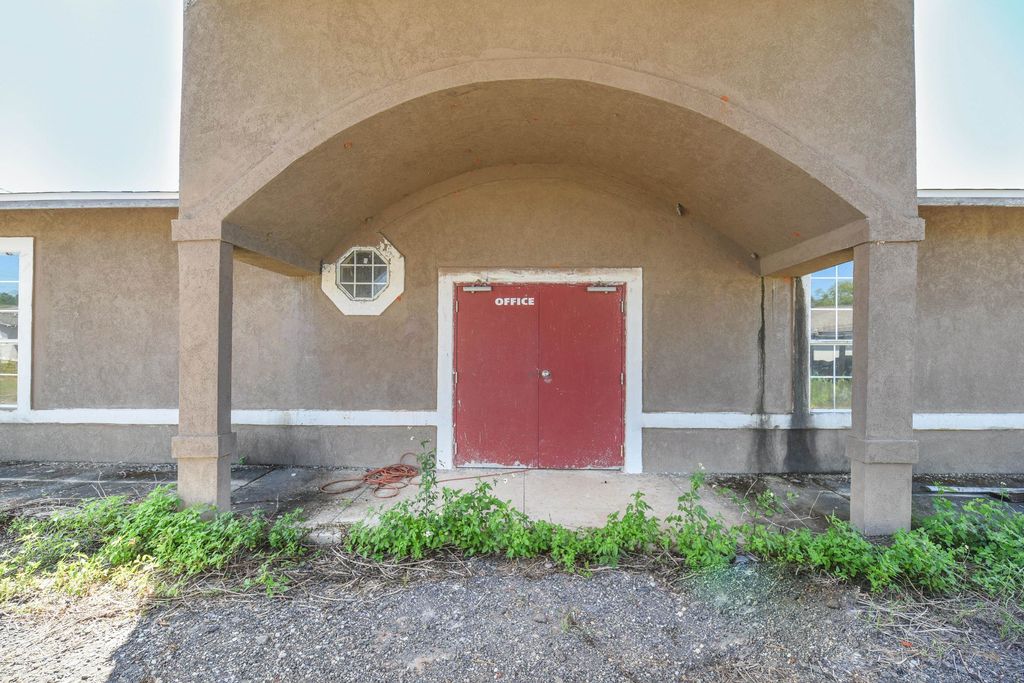 Photo of 18520 Blue Star Highway, Quincy, FL 32351 (MLS # 392644)