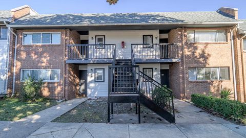 Photo of 2731 S BLAIR STONE Road #B24, Tallahassee, FL 32301 (MLS # 394201)