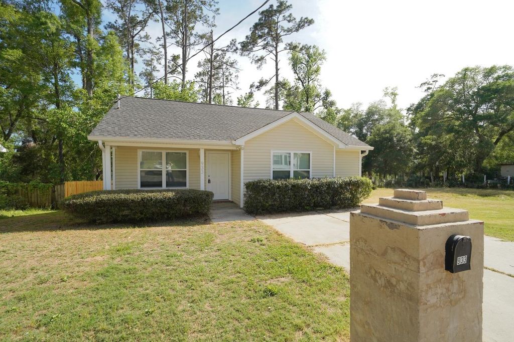 Photo of 933 Ashburn Drive, Tallahassee, FL 32301 (MLS # 398222)