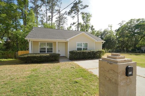 Tiny photo for 933 Ashburn Drive, Tallahassee, FL 32301 (MLS # 398222)